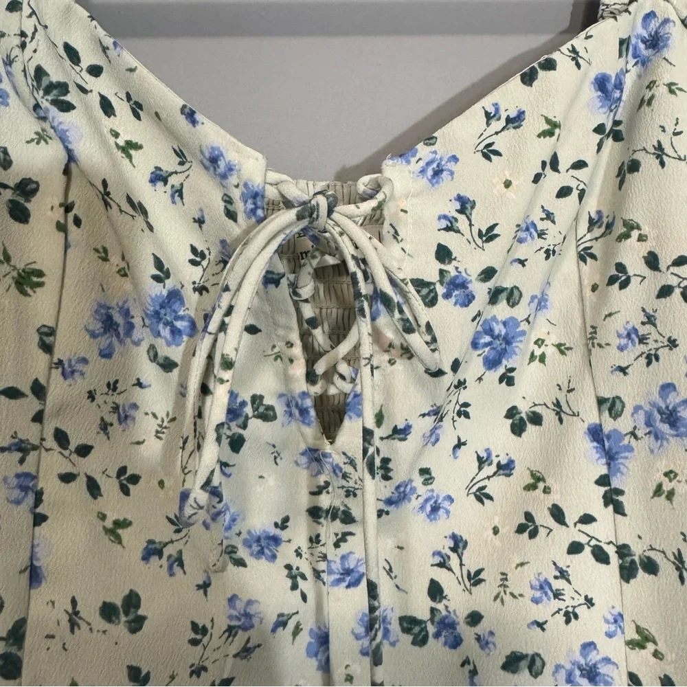 Abercrombie & Fitch charming floral